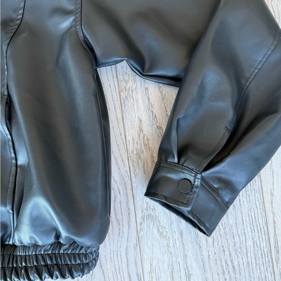 Black leather jacket - Picture 3 of 7